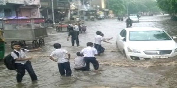 ગુજરાતના સૌરાષ્ટ્રમાં બે દિવસ ભારે વરસાદની આગાહી, અમદાવાદ અને બરોડામાં સાર્વત્રિક વરસાદ