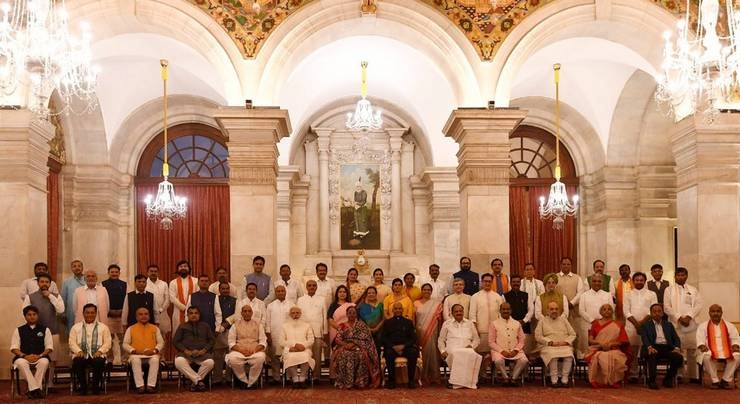 Modi Cabinet List - 7 નુ પ્રમોશન, 36 નવા ચેહરા...મોદી મંત્રીમંડળમાં જોડાયા 43 નેતા