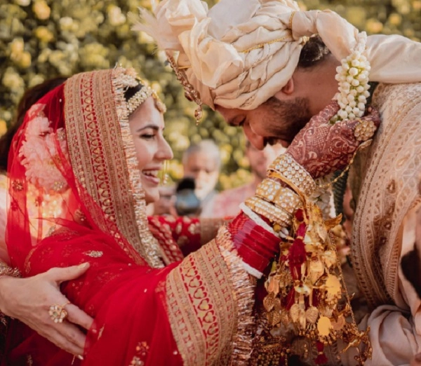 કેટરીના કૈફ અને વિક્કી કૌશલના લગ્નના ફોટા  - સુંદર જોડીએ જીત્યુ સૌનુ દિલ