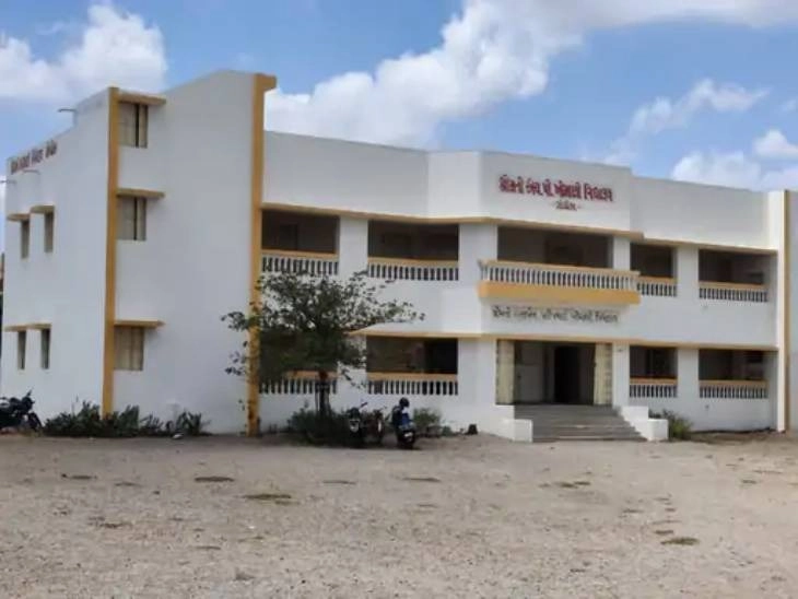ગુજરાતમાં શિક્ષણની કથળતી સ્થિતિ, 800 ગ્રાન્ટેડ સ્કૂલમાં પટાવાળાની અછત