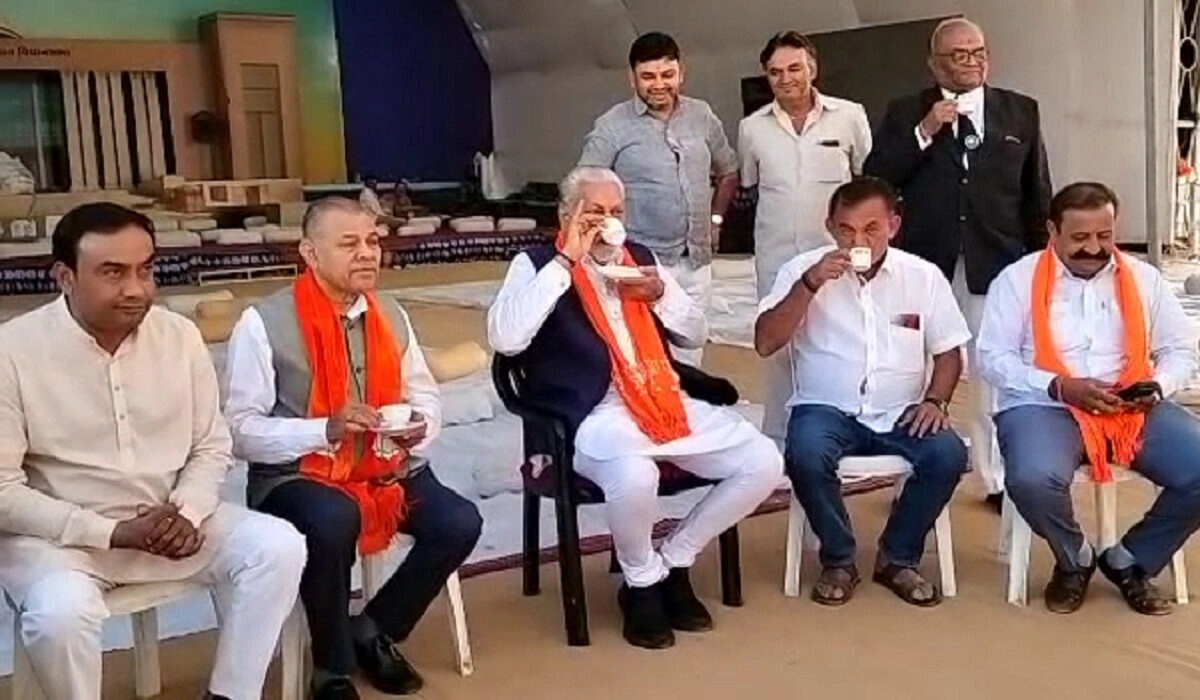 Paresh Dhanani goes to BJP office for tea
