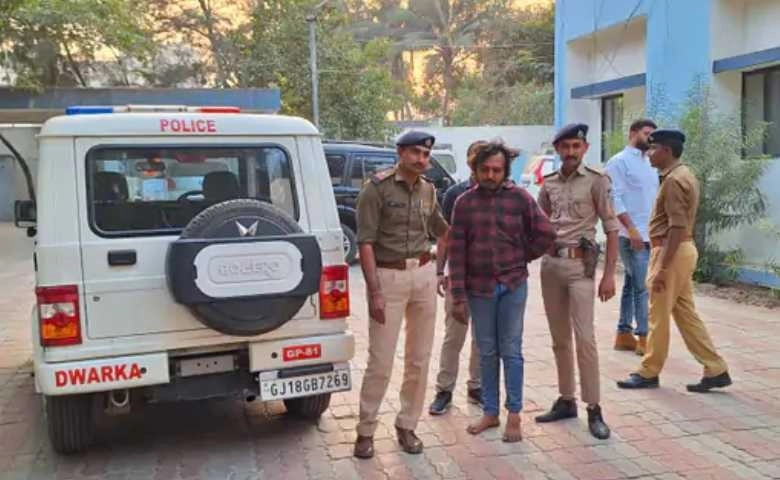 A police bolero was stolen from the Dwarka police station itself.