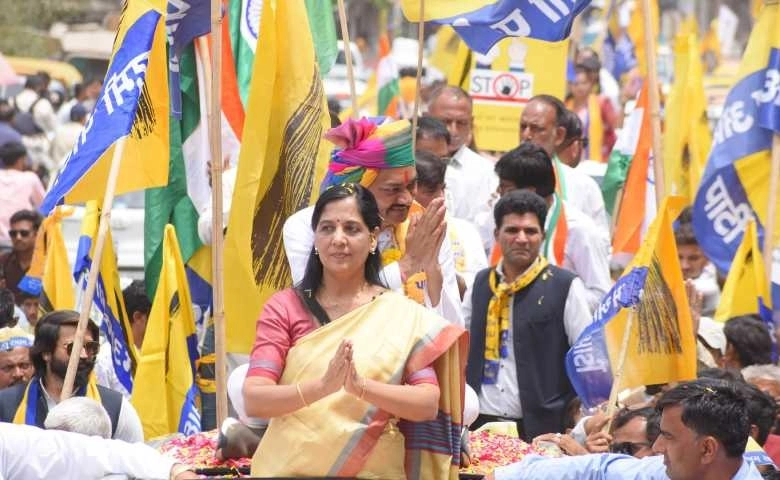 Sunita Kejriwal Holds Grand Roadshow In Botad