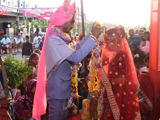 bride kidnapped from Dahod's groom's car