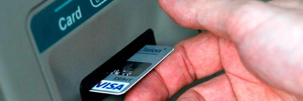 नाशिक: ATM मधून निघू लागले पाट पट पैसे, लोकांनी केली गर्दी