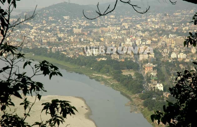 Guwahati is a sprawling city गुवाहाटी-ब्रह्मपुत्रा