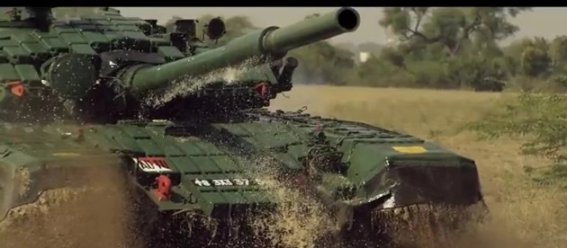 जेएनयू में 'युद्ध टैंक' पर बवाल