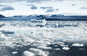 आर्कटिक में बड़ी दरार ने बढ़ाया खतरा | arctic