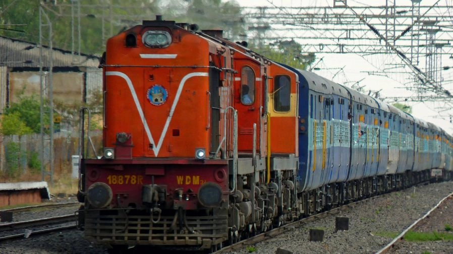 रेल अधिकारियों के उड़े होश, इस तरह नाकाम की ट्रेन पलटाने की साजिश - Train conspiracy