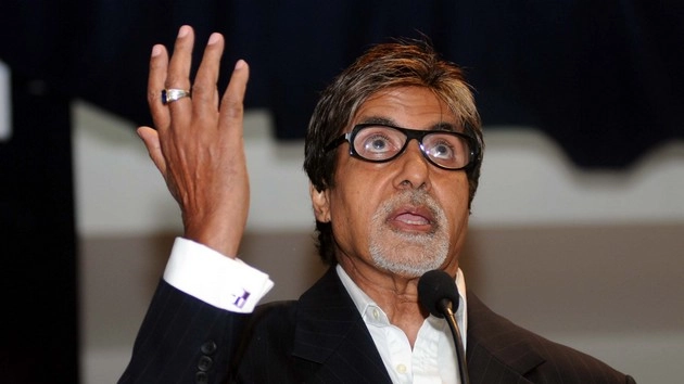 कार दुर्घटना में चमत्कारिक ढंग से बचे थे अमिताभ बच्चन