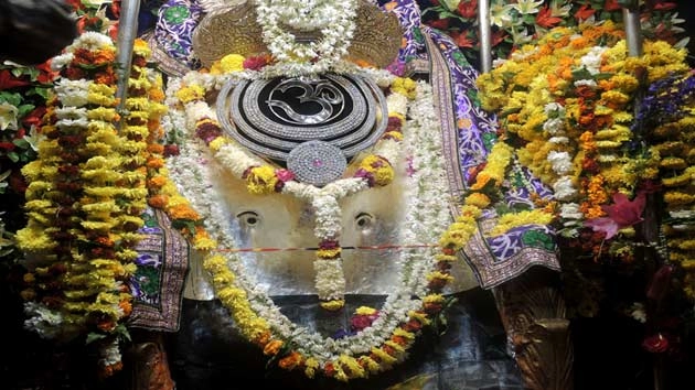 Shani temple - ઈન્દોરના શનિ મંદિરની ચમત્કારી કથા, શનિદેવએ આપ્યું સપનો