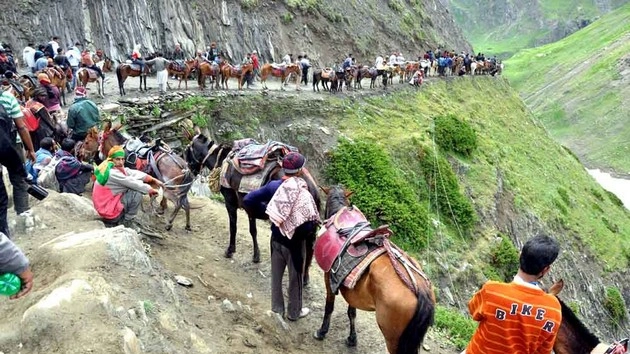 बालटाल के रास्ते अमरनाथ जा रहे थे, 5 तीर्थयात्रियों की मौत - landslide on baltal route to amarnath