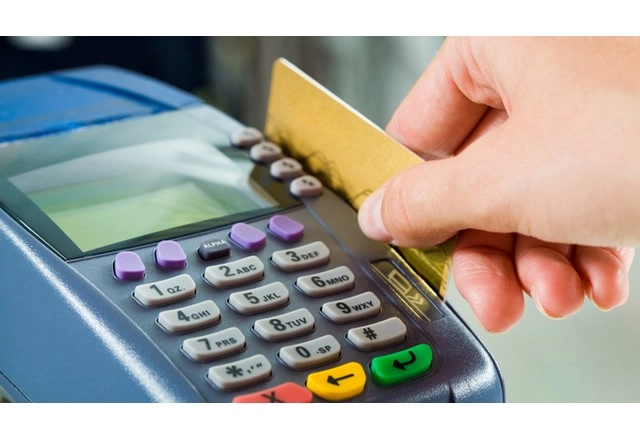फर्जी आधार कार्ड पर हासिल किए क्रेडिट कार्ड, लगाया 3 करोड़ का चूना - Received credit card on fake basis card