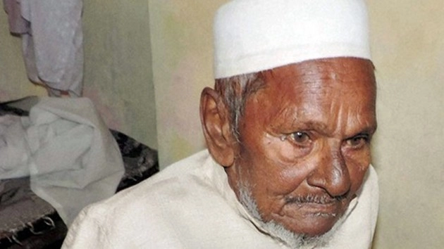 बाबरी मस्जिद मामले के पक्षकार हाशिम अंसारी का निधन - Oldest Babri case litigant Hashim Ansari dies in Ayodhya