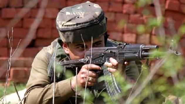 मुठभेड़ में तीन सुरक्षाकर्मी और चार आतंकी मारे गए, कुल 9 की मौत - Encounter in Kashmir