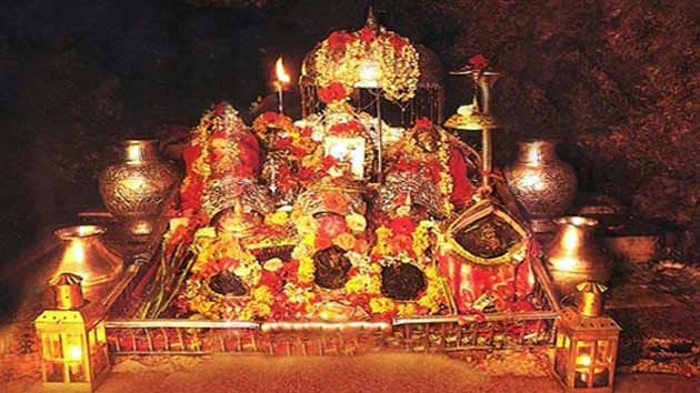 वैष्णो देवी के दरबार में 20 साल में भक्तों ने चढ़ाया 1800 किलो सोना और 4700 किलो चांदी - devotees offered 1800 kg gold and 4700 kg silver Vaishno Devi  In 20 years