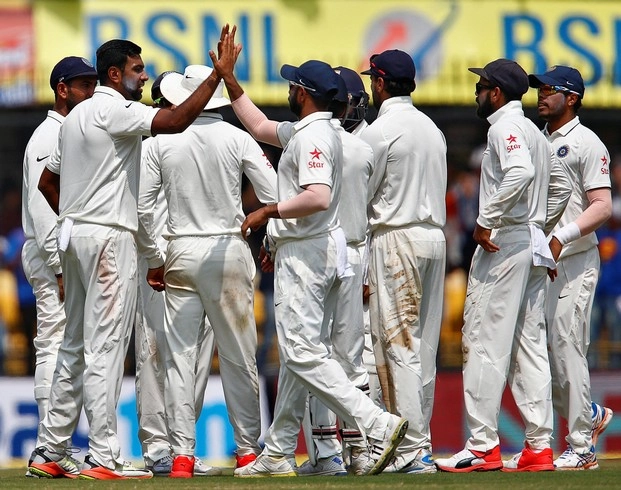 इंदौर टेस्ट : अश्विन की फिरकी में फंसे कीवी, भारत ने कसा शिकंजा