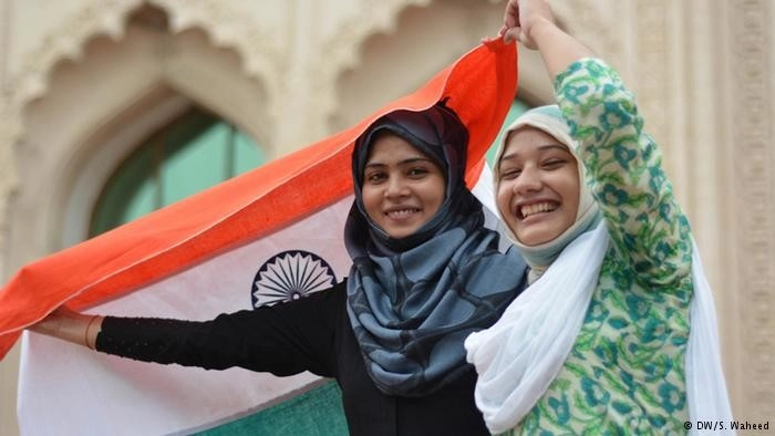 मोदी सरकार के रुख से खुश हुईं मुस्लिम औरतें - Triple divorce