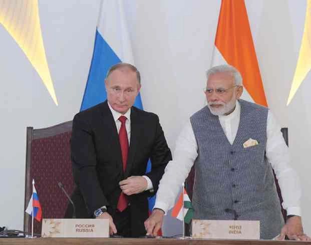 मोदी ने पुतिन से कहा- 'एक पुराना दोस्त दो नए दोस्तों से बेहतर होता है' - Narendra Modi, Vladimir Putin, BRICS