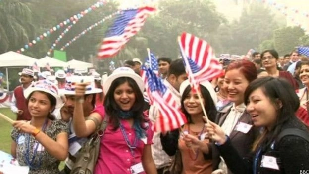 ट्रंप का असर: वापस अमेरिका नहीं जा पा रहे भारतीय