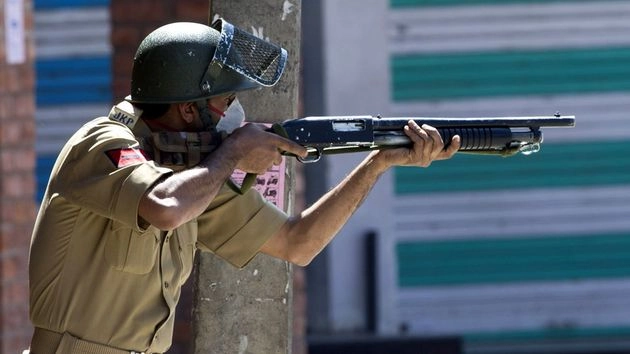 डोडा के एसटीएफ चौकी पर गोलीबारी, दो पुलिस अधिकारी घायल - Doda Kashmir Police