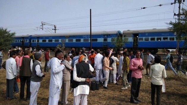 शुजालपुर के पास ट्रेन में धमाका...