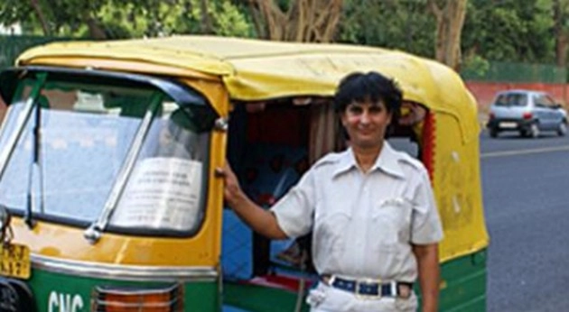 सुनीता बनीं हिसार की पहली महिला ऑटो चालक