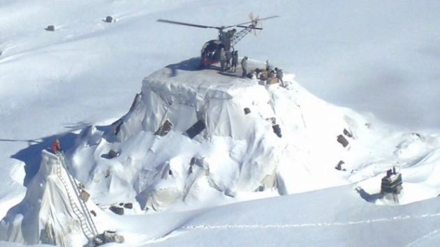 सियाचिन ग्लेशियर में हिमस्खलन की चपेट में आने से 2 भारतीय जवान शहीद - 2 personnel killed as avalanche hits Army patrol in Siachen glacier