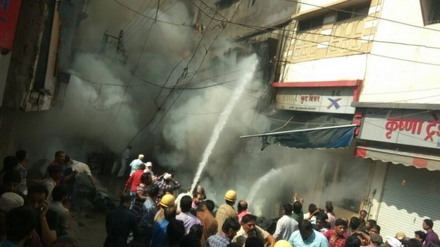 इंदौर में पटाखा गोदाम में आग, 7 जिंदा जले