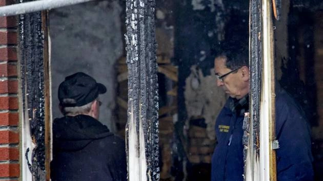 न्यूयॉर्क में मकान में आग, 5 की मौत - New York, House on fire