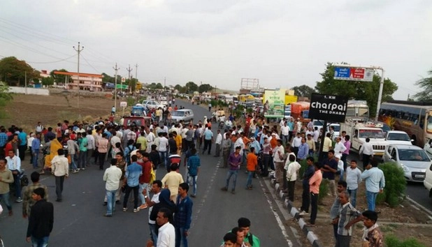 महाराष्ट्र में किसानों का हिंसक आंदोलन