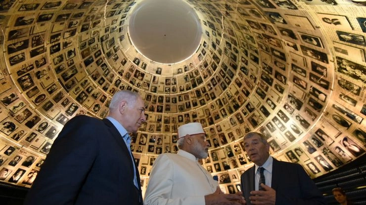 #मोदी इसराइल में : 'येद वाशेम होलोकॉस्ट' स्मारक दुनिया के लिए एक आईना है