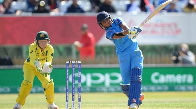 कंगारुओं का 17 T20I का विजयरथ रोकने के बाद महिला टीम ने किया 47 हजार दर्शकों का अभिवादन (Video)