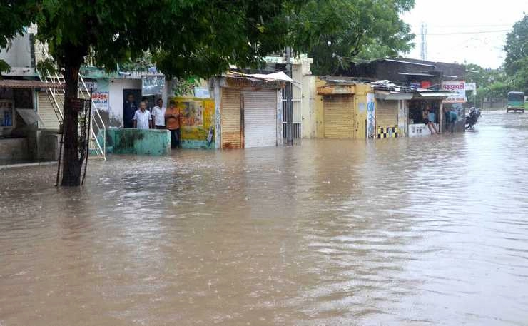 गुजरात में भारी वर्षा की चेतावनी