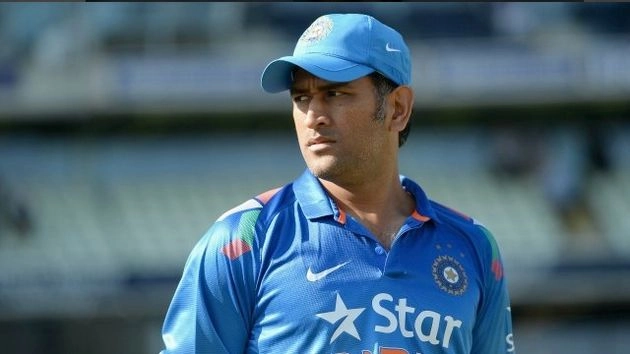 धोनी ने किया टीम का बचाव, कहा कि 20 विकेट तो ले रहे हैं - Mahendra Singh Dhoni
