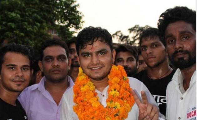दिल्ली विवि चुनाव में एबीवीपी को झटका - NSUI wins two seats in DUSU election