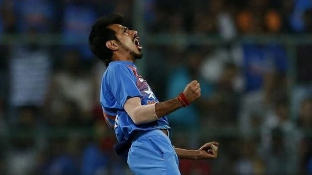 IPL से मिली संजीवनी, बिना कॉंट्रेक्ट के भी World Cup टीम में शामिल हुए युजवेंद्र चहल - Yuzavendra Chahal gets new lease of life from IPL as Spinner gets a call up for T2OI World Cup