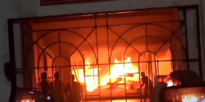 चेन्नई में छात्रों ने विश्वविद्यालय में लगाई आग - Fire in Satyabhama university Chennai