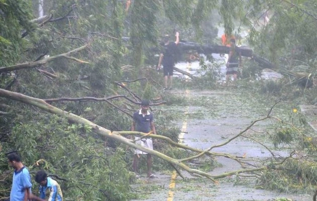 केरल में ओखी चक्रवात से तबाही, एएलएच-डोर्नियर तैनात - cyclone ockhi in Keral