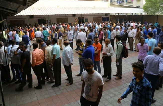 कोलारस और मुंगावली में मतदान... - voting in Kolaras and Mungaoli
