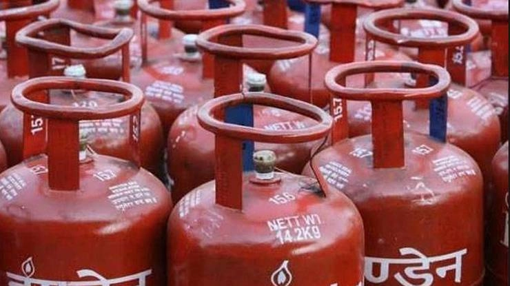 Gas cylinders will be available for free on Holi