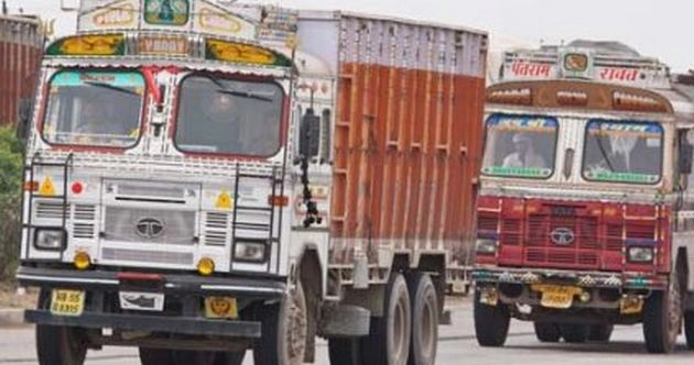 अहमदाबाद में ट्रक पलटा, 19 मरे, छह घायल