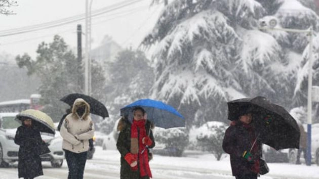 कश्मीर में फिर से हिमपात, बारिश - Kashmir