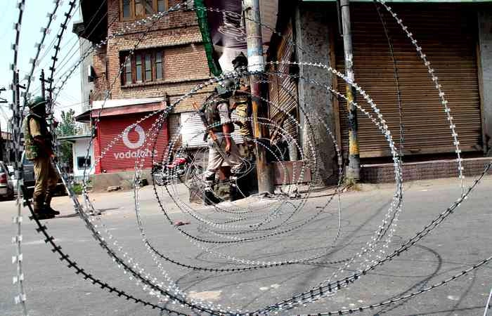 आतंकी खतरे के मद्देनजर कश्मीर में सुरक्षा चाक-चौबंद करने की तैयारी