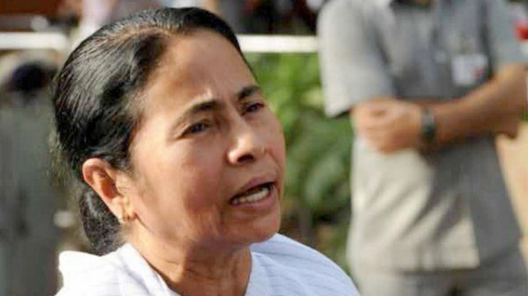 ममता ने बंगाल कांग्रेस के नेताओं को बौना बताया - Mamata Banerjee, Bengal, Congress