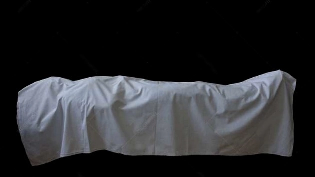 शर्मनाक, 15000 के लिए ढाई महीने अस्पताल में पड़ा रहा कोरोना पॉजिटिव का शव - corona positive dead body cremated after 2.6 months
