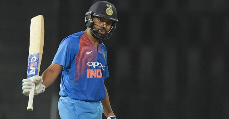 'हिटमैन' रोहित के विस्फोट से भारत फाइनल में