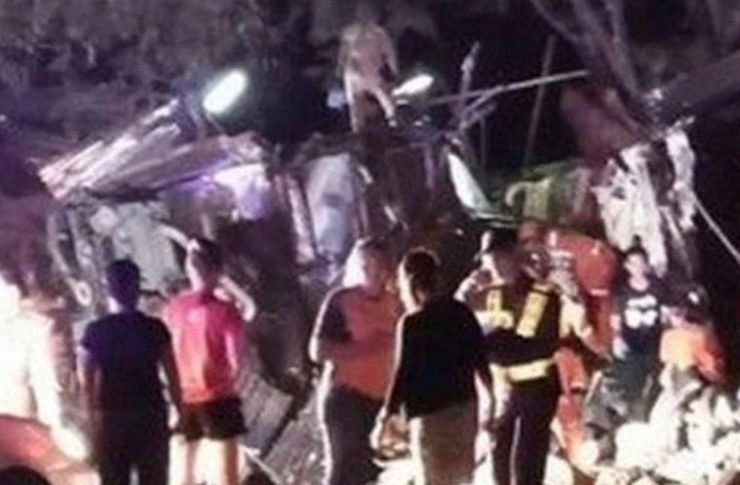 थाईलैंड में बस हादसे में 18 लोगों की मौत