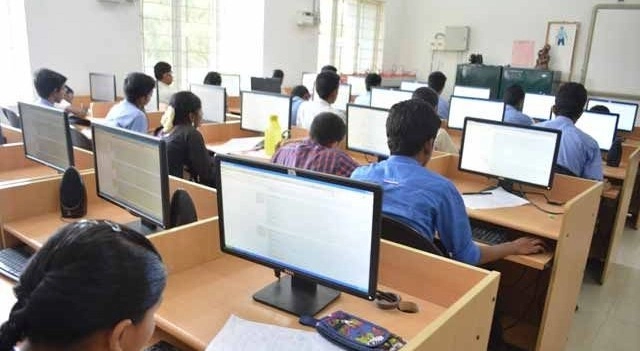 पटवारी परीक्षा के परिणाम घोषित, 10 लाख से अधिक उम्मीदवार हुए थे शामिल - Explore topics ‪‪Madhya Pradesh Professional Examination Board‬, ‪Recruitment‬‬