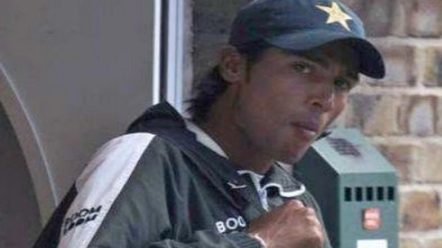 पाकिस्तानी गेंदबाज मोहम्मद आसिफ को दुबई एयरपोर्ट पर रोका
